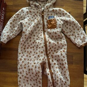 Patagonia Furry Friends Bunting Suit 12-18 months